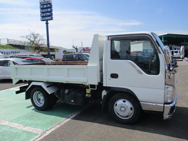 エルフトラック フルフラットローダンプ　花見台製　セーフティローダーダンプ　３０００ＫＧ積　４ナンバー仕様　６速ミッション　メッキバンパー　メッキグリル　メッキコーナーパネル　メッキミラーカバー（69枚目）
