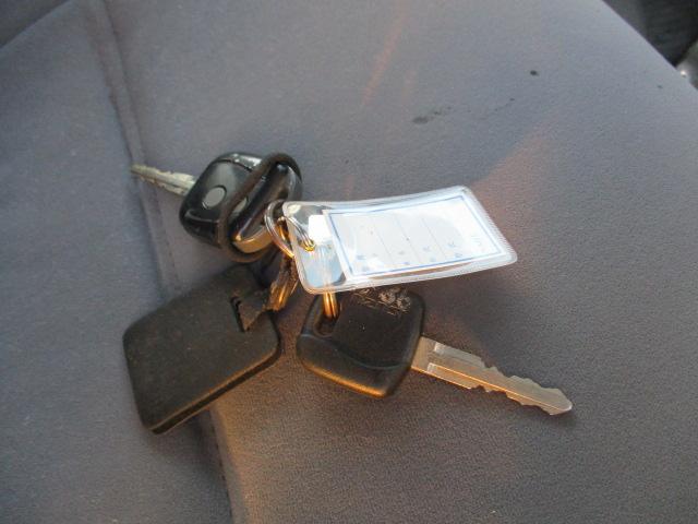 エルフトラック フルフラットロー　平ボディ―　アーム式パワーゲート６００ＫＧ　積載量３０００ＫＧ　６速ミッション　キーレス　バックカメラ　ＥＴＣ　電動格納ミラー（6枚目）