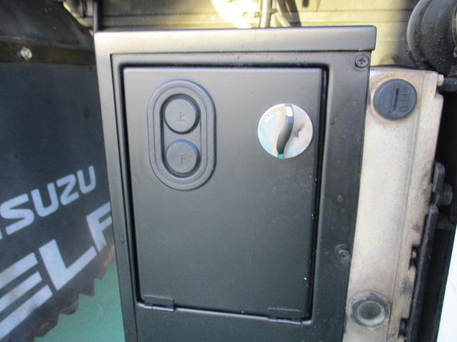 エルフトラック フルフラットロー　平ボディ―　アーム式パワーゲート６００ＫＧ　積載量３０００ＫＧ　６速ミッション　キーレス　バックカメラ　ＥＴＣ　電動格納ミラー（27枚目）