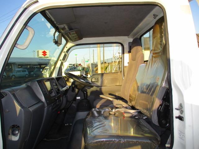 エルフトラック フルフラットロー　平ボディ―　アーム式パワーゲート６００ＫＧ　積載量３０００ＫＧ　６速ミッション　キーレス　バックカメラ　ＥＴＣ　電動格納ミラー（31枚目）