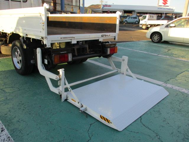 エルフトラック フルフラットロー　平ボディ―　アーム式パワーゲート６００ＫＧ　積載量３０００ＫＧ　６速ミッション　キーレス　バックカメラ　ＥＴＣ　電動格納ミラー（33枚目）