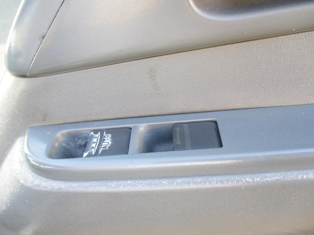 エルフトラック フルフラットロー　平ボディ―　アーム式パワーゲート６００ＫＧ　積載量３０００ＫＧ　６速ミッション　キーレス　バックカメラ　ＥＴＣ　電動格納ミラー（37枚目）