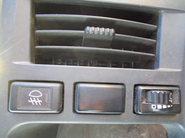 エルフトラック フルフラットロー　平ボディ―　アーム式パワーゲート６００ＫＧ　積載量３０００ＫＧ　６速ミッション　キーレス　バックカメラ　ＥＴＣ　電動格納ミラー（40枚目）