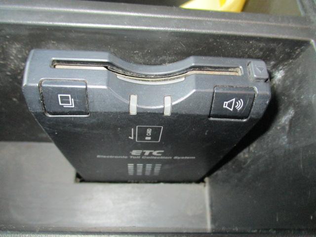 エルフトラック フルフラットロー　平ボディ―　アーム式パワーゲート６００ＫＧ　積載量３０００ＫＧ　６速ミッション　キーレス　バックカメラ　ＥＴＣ　電動格納ミラー（45枚目）