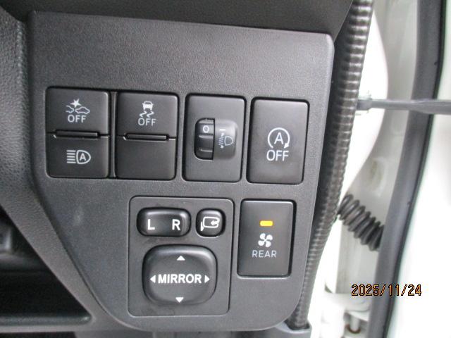 ピクシスバン クルーズターボ　ＳＡＩＩＩ　４ＷＤ　キーレス　純正ナビテレビ　ＬＥＤヘッドライト　ＥＴＣ　リアヒーター　電動格納ミラー　スマートアシスト（2枚目）