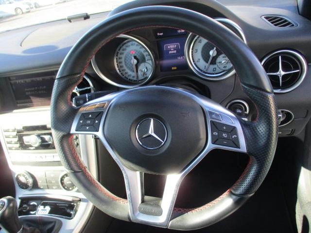 ＳＬＫ ＳＬＫ２００ＭＴ　ＡＭＧスポーツパッケージ　６速ミッション　ホワイト　走行２万キロ台　スマートキー　純正アルミホイール　ＥＴＣ　ＧＴグリル　ローダウン　来店予約要（37枚目）