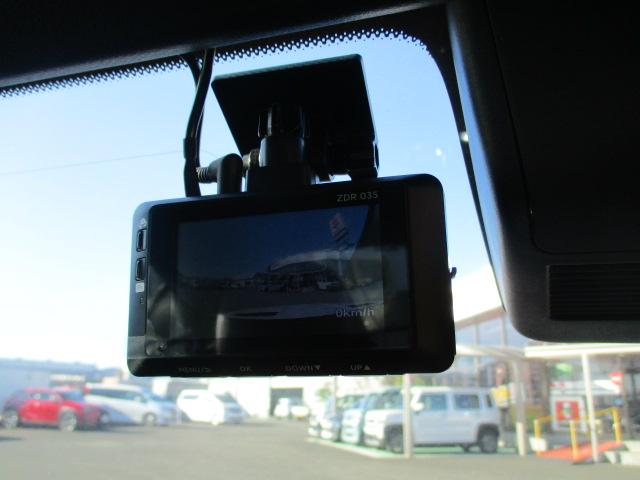 ＳＬＫ ＳＬＫ２００ＭＴ　ＡＭＧスポーツパッケージ　６速ミッション　ホワイト　走行２万キロ台　スマートキー　純正アルミホイール　ＥＴＣ　ＧＴグリル　ローダウン　来店予約要（39枚目）