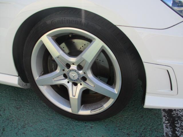 ＳＬＫ ＳＬＫ２００ＭＴ　ＡＭＧスポーツパッケージ　６速ミッション　ホワイト　走行２万キロ台　スマートキー　純正アルミホイール　ＥＴＣ　ＧＴグリル　ローダウン　来店予約要（49枚目）