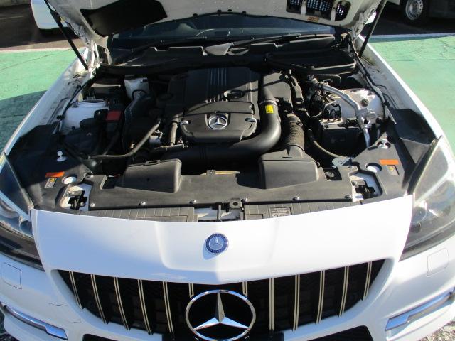 ＳＬＫ ＳＬＫ２００ＭＴ　ＡＭＧスポーツパッケージ　６速ミッション　ホワイト　走行２万キロ台　スマートキー　純正アルミホイール　ＥＴＣ　ＧＴグリル　ローダウン　来店予約要（53枚目）