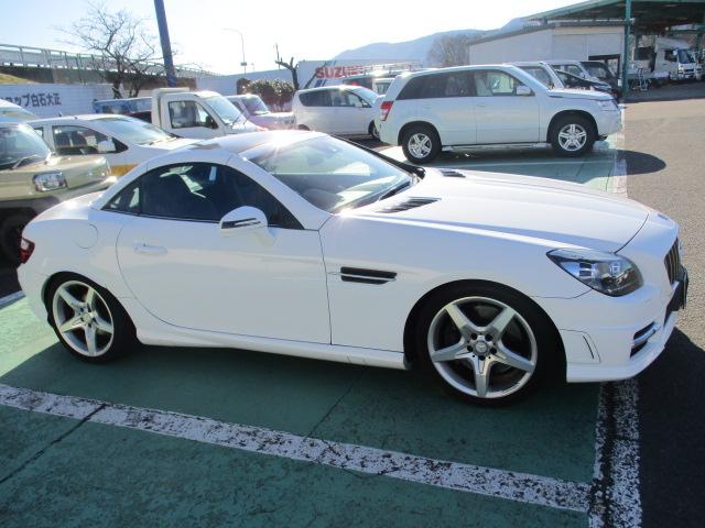 ＳＬＫ ＳＬＫ２００ＭＴ　ＡＭＧスポーツパッケージ　６速ミッション　ホワイト　走行２万キロ台　スマートキー　純正アルミホイール　ＥＴＣ　ＧＴグリル　ローダウン　来店予約要（55枚目）