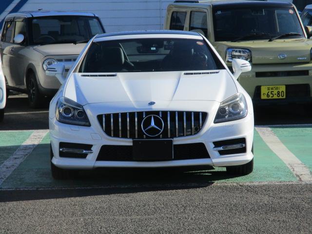 ＳＬＫ ＳＬＫ２００ＭＴ　ＡＭＧスポーツパッケージ　６速ミッション　ホワイト　走行２万キロ台　スマートキー　純正アルミホイール　ＥＴＣ　ＧＴグリル　ローダウン　来店予約要（56枚目）