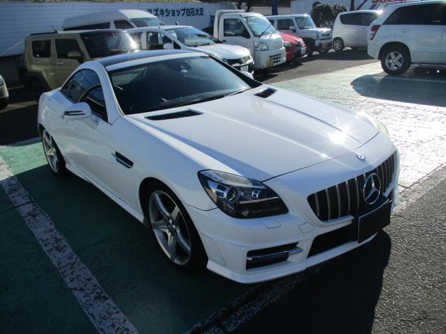 ＳＬＫ ＳＬＫ２００ＭＴ　ＡＭＧスポーツパッケージ　６速ミッション　ホワイト　走行２万キロ台　スマートキー　純正アルミホイール　ＥＴＣ　ＧＴグリル　ローダウン　来店予約要（60枚目）
