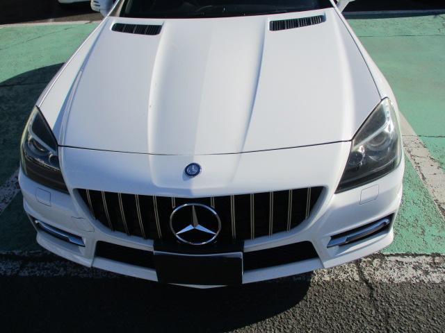 ＳＬＫ ＳＬＫ２００ＭＴ　ＡＭＧスポーツパッケージ　６速ミッション　ホワイト　走行２万キロ台　スマートキー　純正アルミホイール　ＥＴＣ　ＧＴグリル　ローダウン　来店予約要（64枚目）