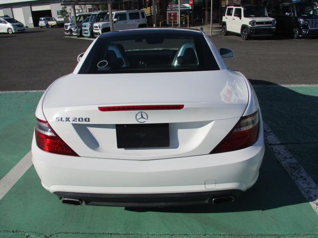 ＳＬＫ ＳＬＫ２００ＭＴ　ＡＭＧスポーツパッケージ　６速ミッション　ホワイト　走行２万キロ台　スマートキー　純正アルミホイール　ＥＴＣ　ＧＴグリル　ローダウン　来店予約要（67枚目）