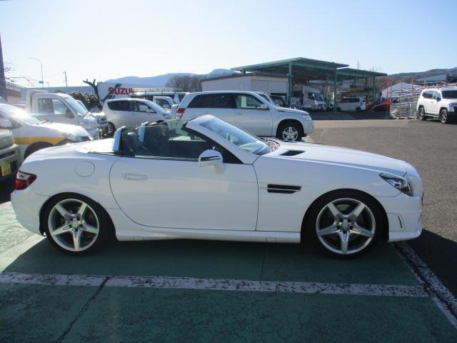 ＳＬＫ ＳＬＫ２００ＭＴ　ＡＭＧスポーツパッケージ　６速ミッション　ホワイト　走行２万キロ台　スマートキー　純正アルミホイール　ＥＴＣ　ＧＴグリル　ローダウン　来店予約要（71枚目）