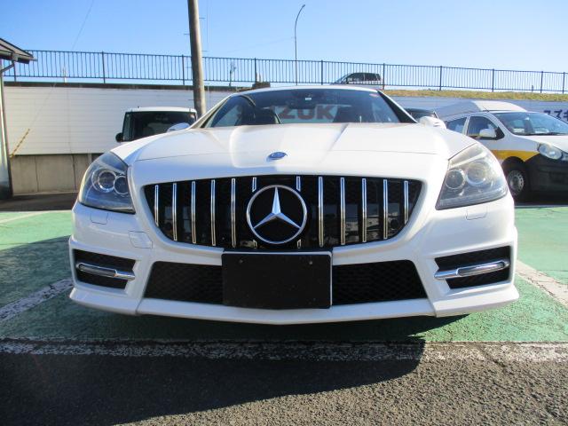ＳＬＫ ＳＬＫ２００ＭＴ　ＡＭＧスポーツパッケージ　６速ミッション　ホワイト　走行２万キロ台　スマートキー　純正アルミホイール　ＥＴＣ　ＧＴグリル　ローダウン　来店予約要（75枚目）