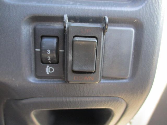 サンバートラック 　４ＷＤ　パワフル厚板ダンプ　土砂以外　走行８万キロ台　エアコン　パワステ（7枚目）