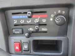 バン・トラック・バスなど働く車もお任せください。 5