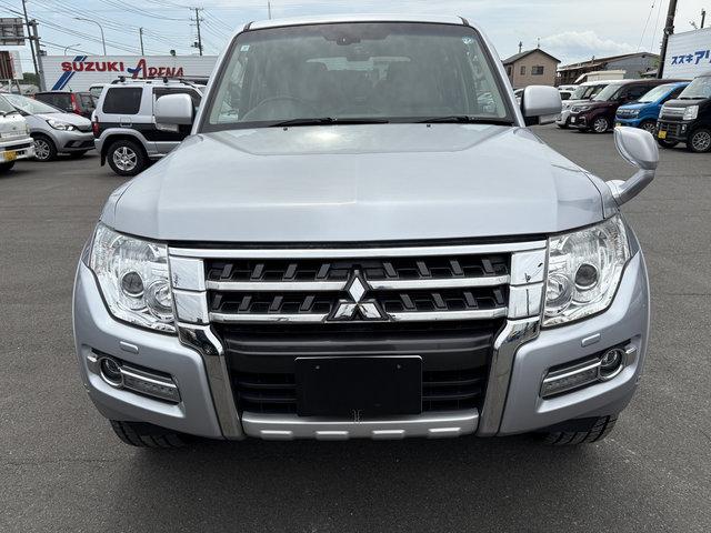 パジェロ ロング　エクシード　４ＷＤ　ディーゼル　７人乗り　クルーズコントロール　ＨＩＤ　純ディスプレイオーディオ　外ＥＴＣ　バックカメラ　パーキングアシスト　キーレス（2枚目）
