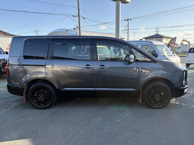 デリカD:5 P 4WD 両側電動スライドドア 電動リアゲート LED 外メモリーナビ フルセグTV 外ETC アラウンドビューモニタ付ルームミラー パーキングアシスト スマートキー(4枚目)