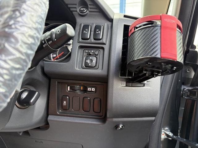 デリカD:5 アクティブギア 4WD 横滑り防止 前席シートヒータ 3列シート 両側電動スライドドア HID 外メモリーナビ フルセグTV 純ETC バックカメラ スマートキー(14枚目)