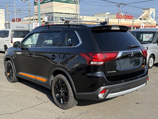 アウトランダー アクティブギア 4WD LED 外メモリーナビ フルセグTV 外フリップダウンモニタ 外ETC バックカメラ パーキングアシスト スマートキー(7枚目)