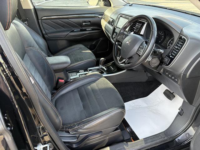 アウトランダー アクティブギア 4WD LED 外メモリーナビ フルセグTV 外フリップダウンモニタ 外ETC バックカメラ パーキングアシスト スマートキー(10枚目)