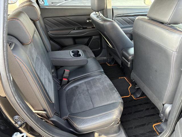 アウトランダー アクティブギア 4WD LED 外メモリーナビ フルセグTV 外フリップダウンモニタ 外ETC バックカメラ パーキングアシスト スマートキー(11枚目)