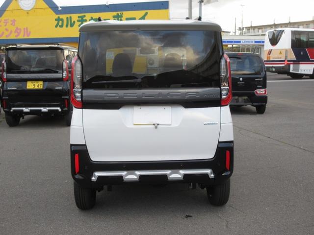 デリカミニ Ｇ　プレミアム　４ＷＤ　電動パーキングブレーキ　前席シートヒータ　ベンチシート　両側スライド両側ハンズフリードア　ＬＥＤヘッドライト　アラウンドビューモニタ付ルームミラー　パーキングアシスト　スマートキー（11枚目）