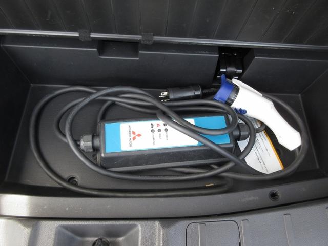 アウトランダーＰＨＥＶ Ｓエディション　４ＷＤ　Ｅ－アシスト　運電動シート　前席シートヒータ　電動リアゲート　ＬＥＤヘッドライト　ＢＩＬＳＴＥＩＮ製ダンパー純スマートホン連携ディスプレイオーディオ　外ＥＴＣ　バックカメラ　スマートキー（18枚目）