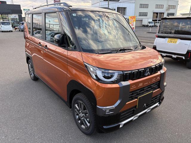 デリカミニ T プレミアム リミテッドエディション 4WD 電動パーキングブレーキ 前席シートヒータ ベンチシート 両側スライド両側ハンズフリードア LED アラウンドビューモニタ付ルームミラー スマートキー(3枚目)