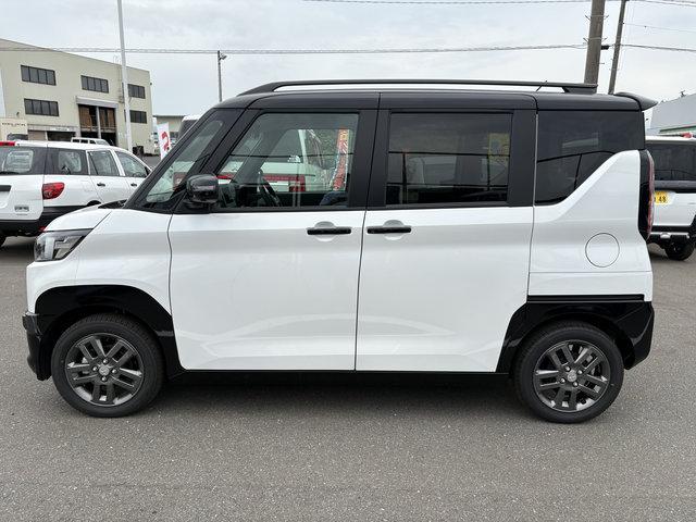 デリカミニ Ｇ　プレミアム　４ＷＤ　電動パーキングブレーキ　前席シートヒータ　ベンチシート　両側電動スライドドア　ＬＥＤ　アラウンドビューモニタ付デジタルルームミラー　パーキングアシスト　スマートキー（8枚目）