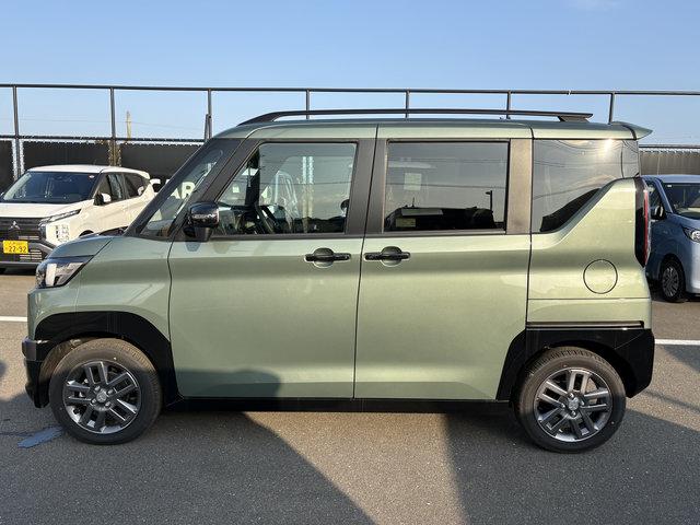 デリカミニ T 4WD 横滑り防止 衝突軽減 前席シートヒータ ベンチシート 両側スライド左ハンズフリードア LED バックモニタ付ルームミラー パーキングアシスト スマートキー(8枚目)