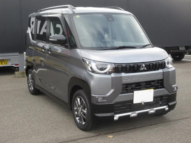 デリカミニ Ｔ　プレミアム　４ＷＤ　メモリーナビ　全周囲カメラ　電動パーキングブレーキ　オートブレーキホールド　前席シートヒータ　両側電動スライドドア　ＬＥＤヘッドライト　外メモリーナビ　スマートキー（3枚目）