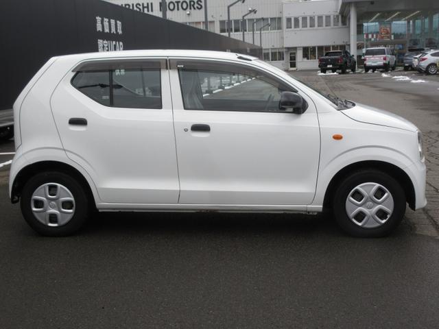 アルト Ｆ　４ＷＤ　エアコン　パワステ　パワーウインドウ　運転席エアバッグ　助手席エアバッグ　ＡＢＳ　横滑り防止装置　キーレス　ＣＤ（4枚目）