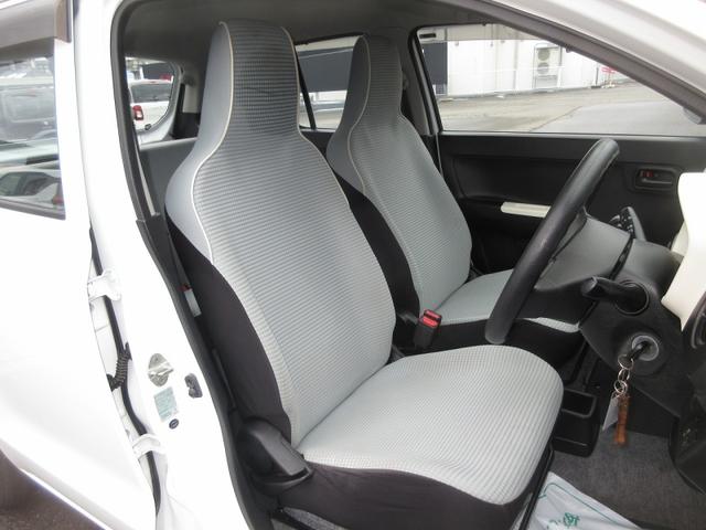 アルト Ｆ　４ＷＤ　エアコン　パワステ　パワーウインドウ　運転席エアバッグ　助手席エアバッグ　ＡＢＳ　横滑り防止装置　キーレス　ＣＤ（6枚目）