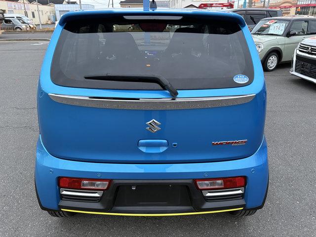 アルトワークス ベースグレード　４ＷＤ　横滑り防止　衝突軽減　車線逸脱警報　誤発信抑制　レカロシート　ＨＩＤ　自動ハイビーム　外メモリーナビ　フルセグＴＶ　スマートキー（6枚目）