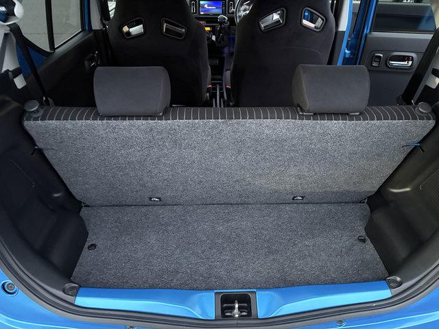 アルトワークス ベースグレード　４ＷＤ　横滑り防止　衝突軽減　車線逸脱警報　誤発信抑制　レカロシート　ＨＩＤ　自動ハイビーム　外メモリーナビ　フルセグＴＶ　スマートキー（12枚目）