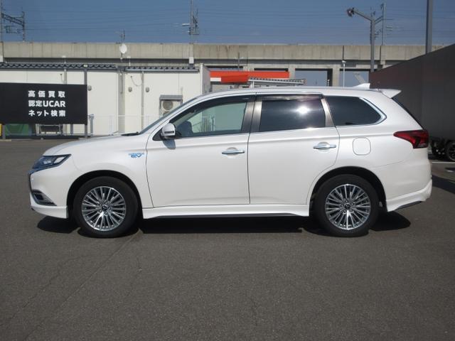 アウトランダーＰＨＥＶ Ｇプラスパッケージ　４ＷＤ　Ｅ－アシスト　運電動シート　前席シートヒータ　電動リアゲート　ＬＥＤ　純メモリーナビ　外ＥＴＣ　バックカメラ　スマートキー（5枚目）