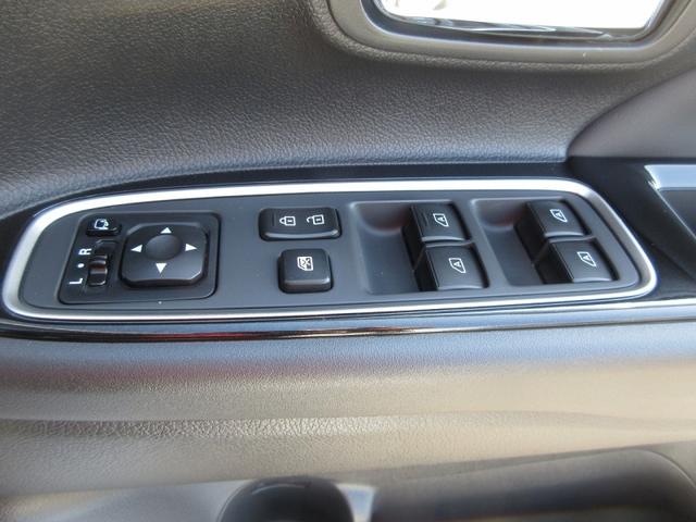 アウトランダーＰＨＥＶ Ｇプラスパッケージ　４ＷＤ　Ｅ－アシスト　運電動シート　前席シートヒータ　電動リアゲート　ＬＥＤ　純メモリーナビ　外ＥＴＣ　バックカメラ　スマートキー（13枚目）