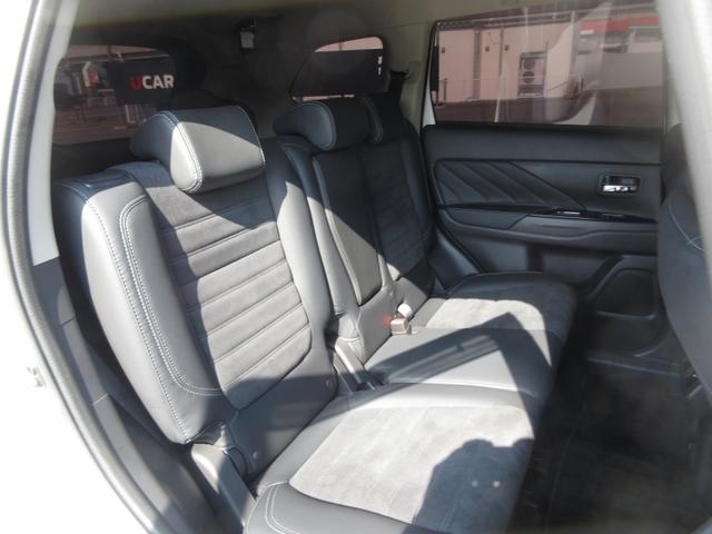 アウトランダーＰＨＥＶ Ｇプラスパッケージ　４ＷＤ　Ｅ－アシスト　運電動シート　前席シートヒータ　電動リアゲート　ＬＥＤ　純メモリーナビ　外ＥＴＣ　バックカメラ　スマートキー（14枚目）