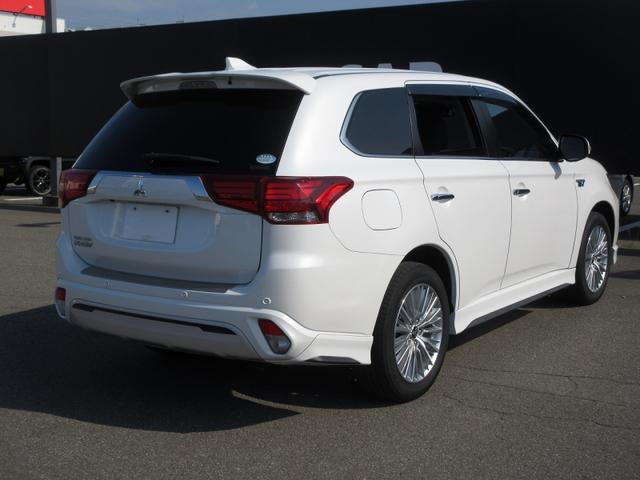 アウトランダーＰＨＥＶ Ｇプラスパッケージ　４ＷＤ　Ｅ－アシスト　運電動シート　前席シートヒータ　電動リアゲート　ＬＥＤ　純メモリーナビ　外ＥＴＣ　バックカメラ　スマートキー（17枚目）