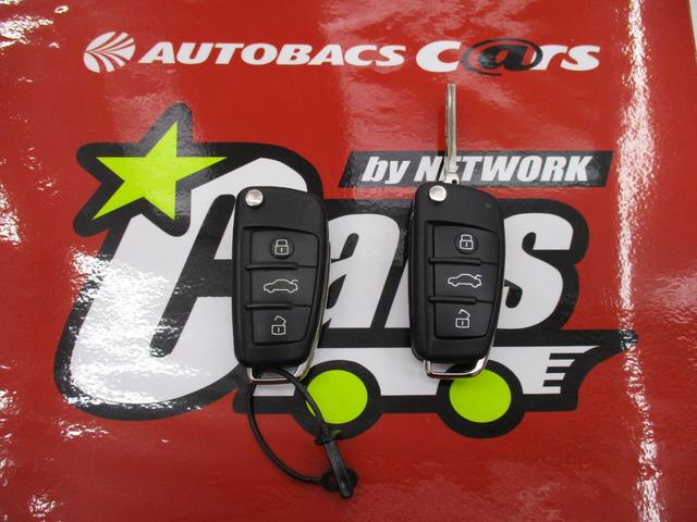 クワトロ 5.2V10エンジン サンルーフ(30枚目)