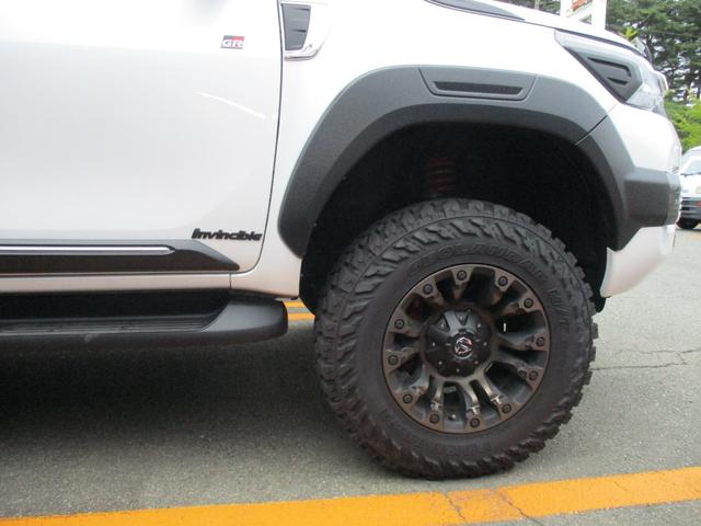 ハイラックス Ｚ　ＧＲスポーツ　４ＷＤ　８インチメモリーナビ　パノラミックビュー　衝突被害軽減システム　ＥＴＣ２．０　ドラレコ　ＬＥＤヘッドランプ　ＪＡＯＳリフトアップ　フジツボマフラー　キャノピー　ラプター塗装（6枚目）