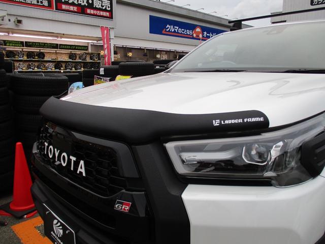 ハイラックス Ｚ　ＧＲスポーツ　４ＷＤ　８インチメモリーナビ　パノラミックビュー　衝突被害軽減システム　ＥＴＣ２．０　ドラレコ　ＬＥＤヘッドランプ　ＪＡＯＳリフトアップ　フジツボマフラー　キャノピー　ラプター塗装（7枚目）