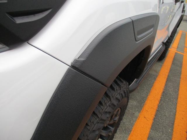 ハイラックス Ｚ　ＧＲスポーツ　４ＷＤ　８インチメモリーナビ　パノラミックビュー　衝突被害軽減システム　ＥＴＣ２．０　ドラレコ　ＬＥＤヘッドランプ　ＪＡＯＳリフトアップ　フジツボマフラー　キャノピー　ラプター塗装（9枚目）