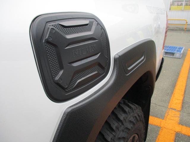 ハイラックス Ｚ　ＧＲスポーツ　４ＷＤ　８インチメモリーナビ　パノラミックビュー　衝突被害軽減システム　ＥＴＣ２．０　ドラレコ　ＬＥＤヘッドランプ　ＪＡＯＳリフトアップ　フジツボマフラー　キャノピー　ラプター塗装（10枚目）