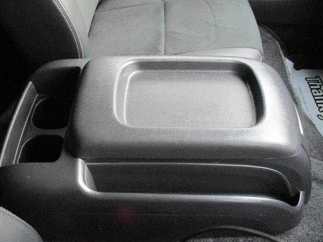 ハイエースバン スーパーＧＬ　ダークプライムＩＩ　４ＷＤ　ディーゼルターボ　寒冷地仕様　モデリスタフロントエアロ　７インチナビ　Ｂｌｕｅｔｏｏｔｈ　純正バックカメラ　　ＥＴＣ　ＬＥＤヘッド　スマートキー　オートライト　オートエアコン（10枚目）