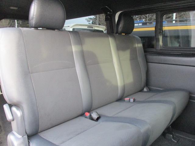 ハイエースバン スーパーＧＬ　ダークプライムＩＩ　４ＷＤ　ディーゼルターボ　寒冷地仕様　モデリスタフロントエアロ　７インチナビ　Ｂｌｕｅｔｏｏｔｈ　純正バックカメラ　　ＥＴＣ　ＬＥＤヘッド　スマートキー　オートライト　オートエアコン（22枚目）