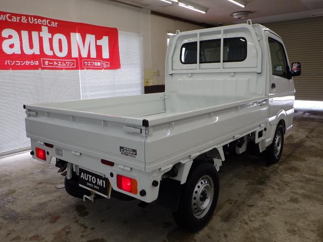 KCエアコン・パワステ 4WD スズキセーフティサポート装着 5MT 運転席&助手席エアバッグ ABS 横滑り防止 アクセサリーソケット スピーカー内臓AM/FMラジオ ライトレベライザー オートライト 届出済未使用車(5枚目)
